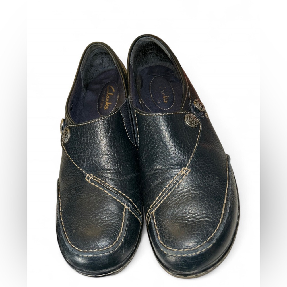 5/$25 Clarks Navy Blue Leather Women’s Slip-On with Contrast Stitching Sz 7.5